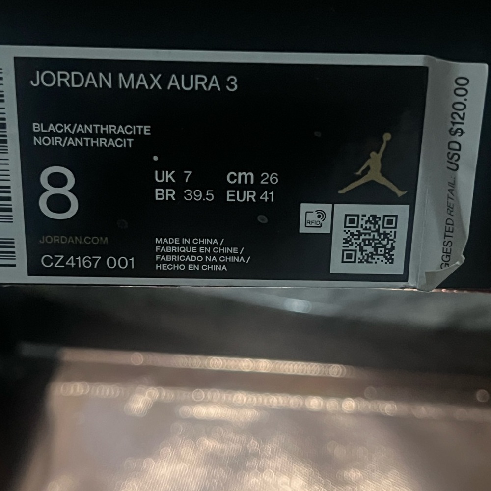 Black jordan aura size 8 men’s, gently used